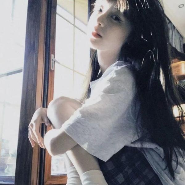 深深腥红